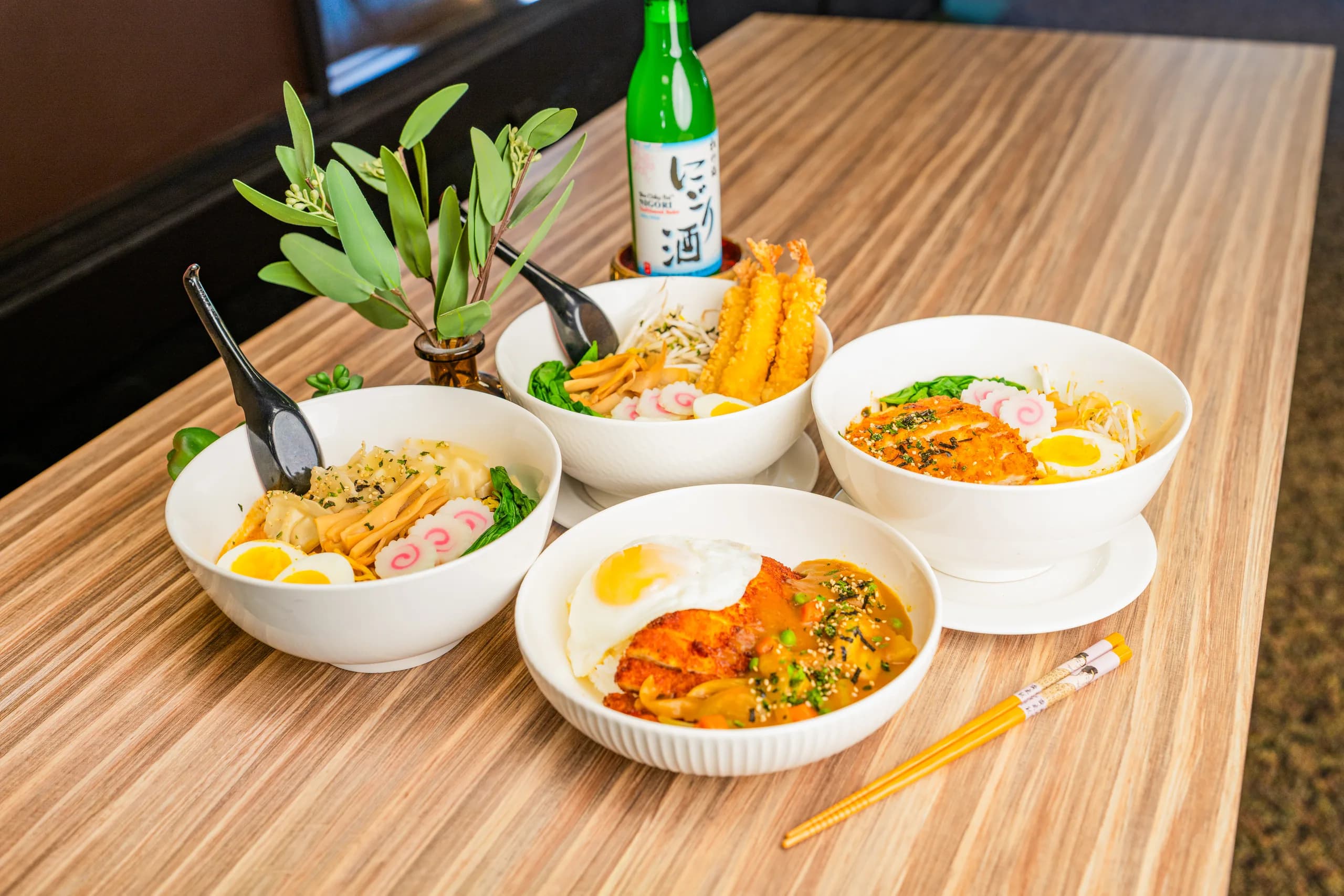 Ramen bowls with sake